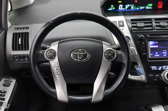 Toyota Prius+ 17