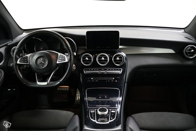Mercedes-Benz GLC 10