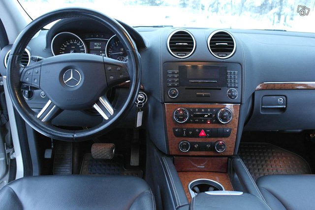Mercedes-Benz GL 4