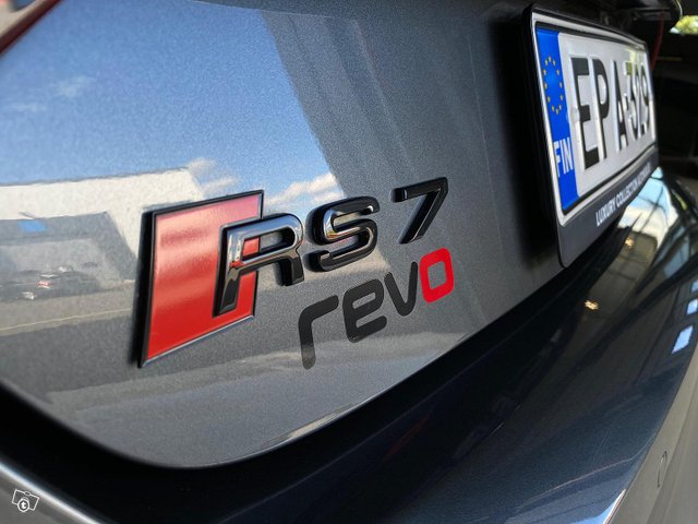 Audi RS7 9
