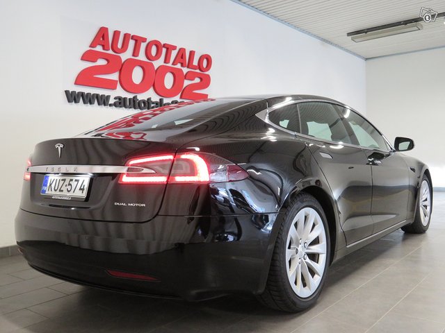 Tesla S 4