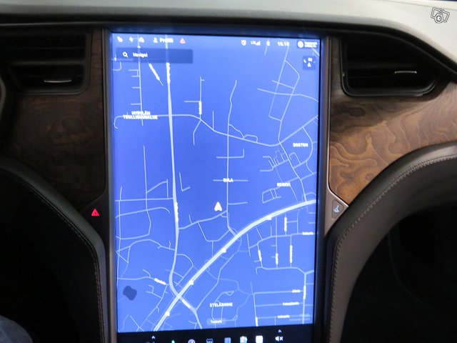 Tesla S 16