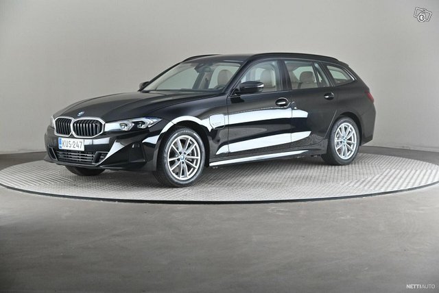 BMW 330, kuva 1