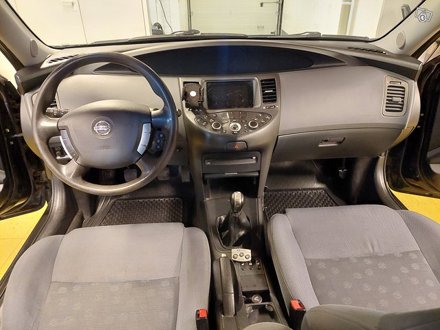 Nissan Primera 10