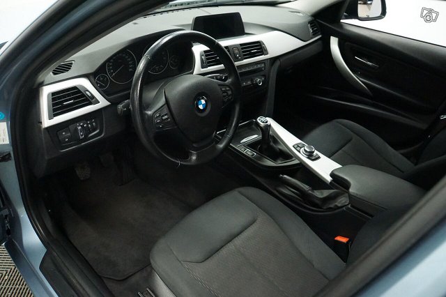 BMW 335 13