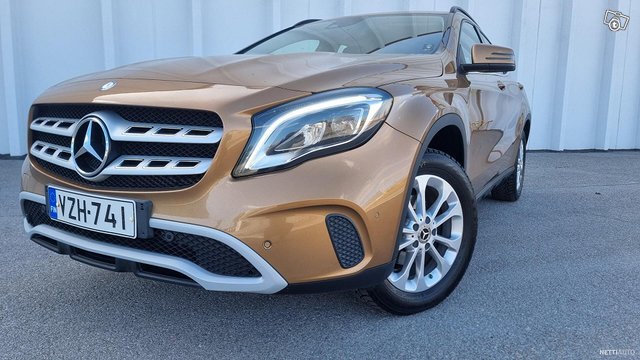 Mercedes-Benz GLA 3