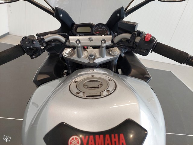 Yamaha FZ6-S 11