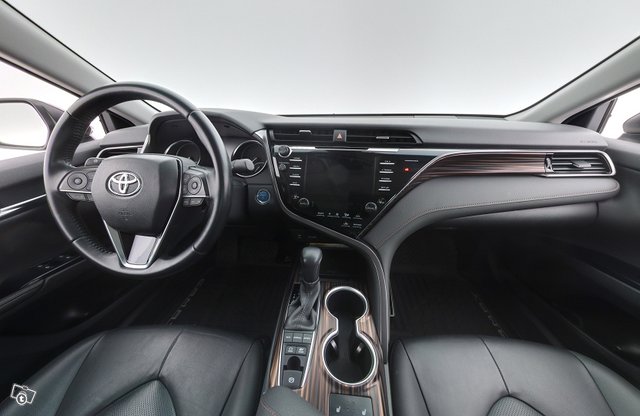 Toyota Camry 10