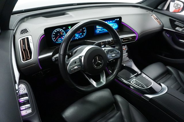 Mercedes-Benz EQC 13