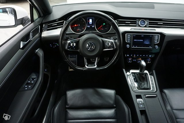 Volkswagen Passat 10