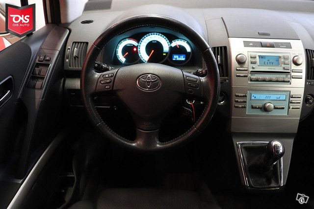 Toyota Corolla Verso 16