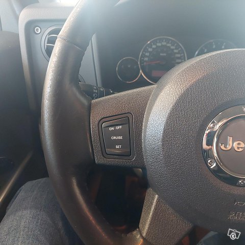 Jeep Commander 3