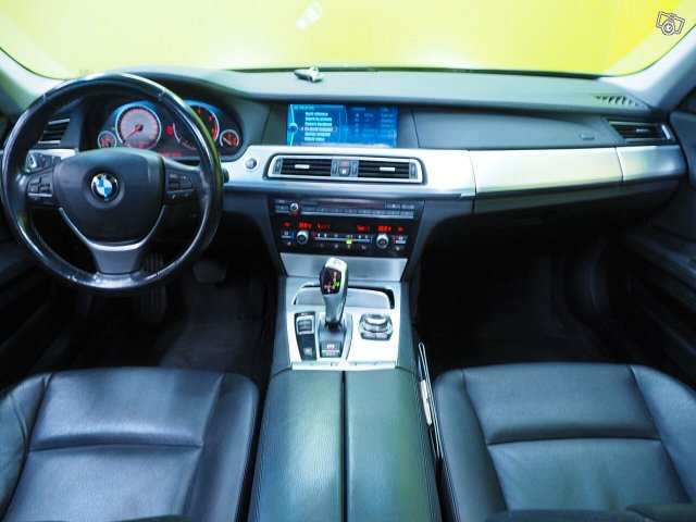 BMW 730 9
