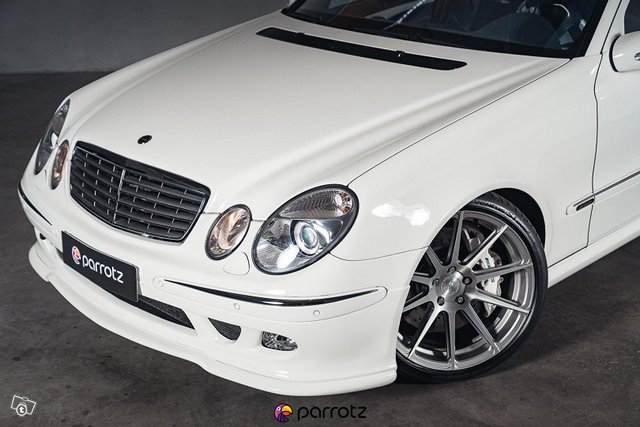 Mercedes-Benz E 55 AMG 25