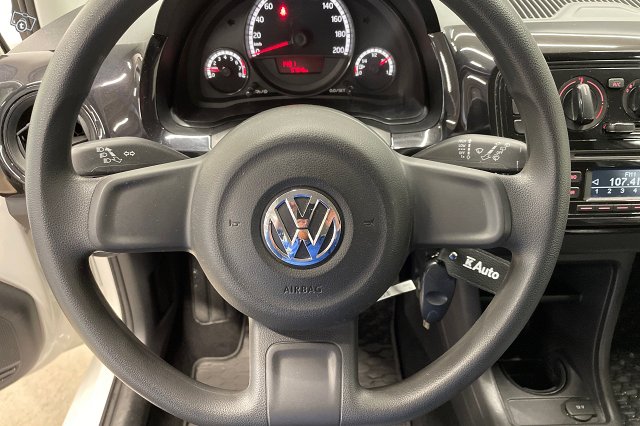 Volkswagen Up 11