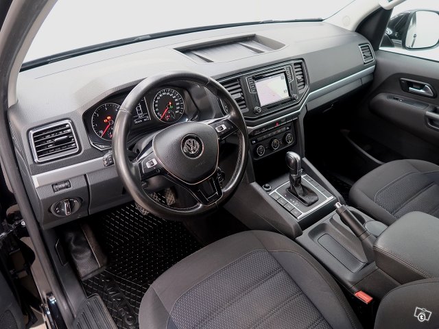 VOLKSWAGEN Amarok 6