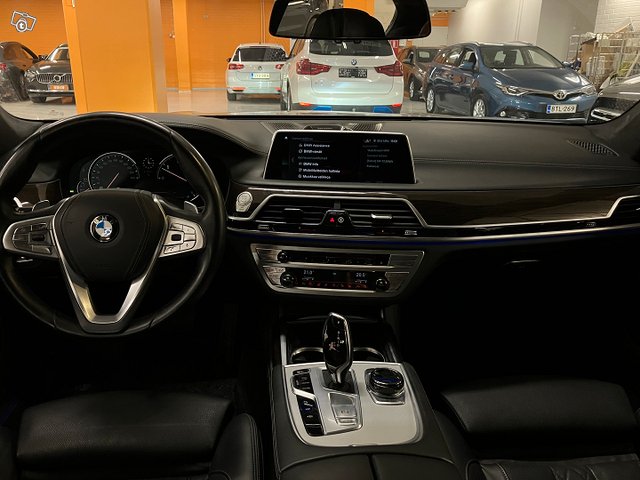 BMW 730 8