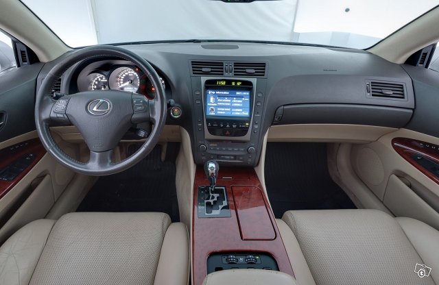 Lexus GS 7