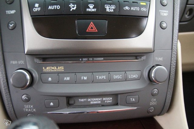 Lexus GS 19