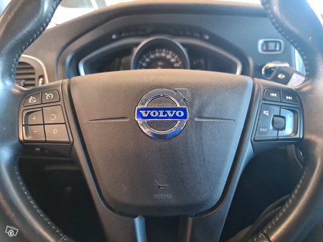 Volvo V40 20