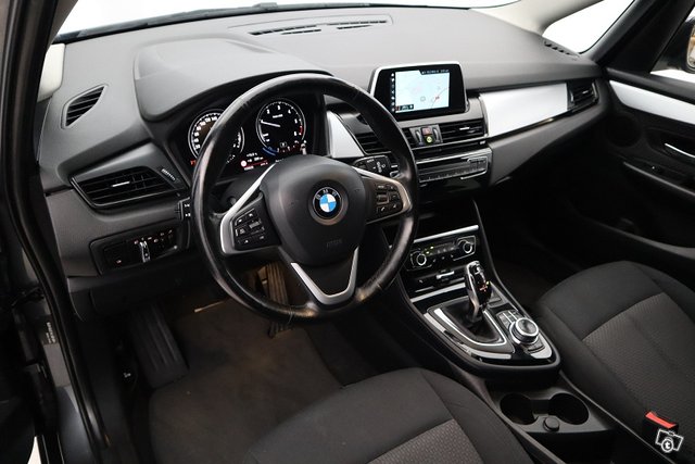 BMW 216 10
