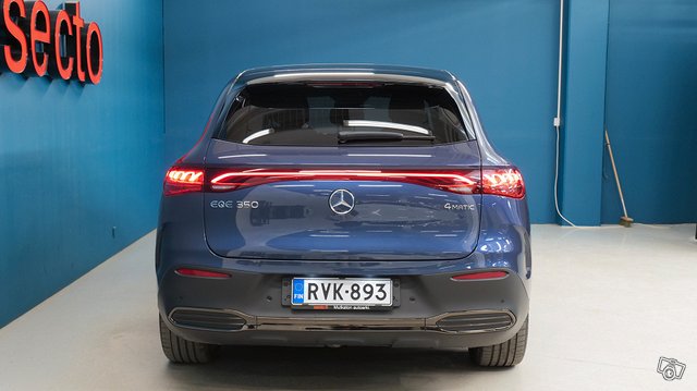 Mercedes-Benz EQE SUV 3