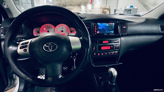 Toyota Corolla 16
