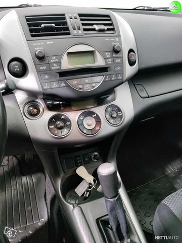 Toyota RAV4 12
