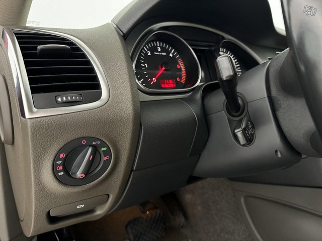 Audi Q7 6