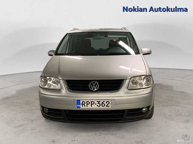 Volkswagen Touran 8
