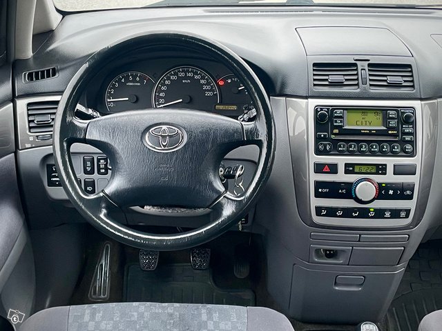 Toyota Verso 14