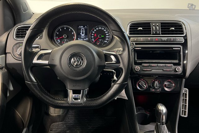 Volkswagen Polo 13