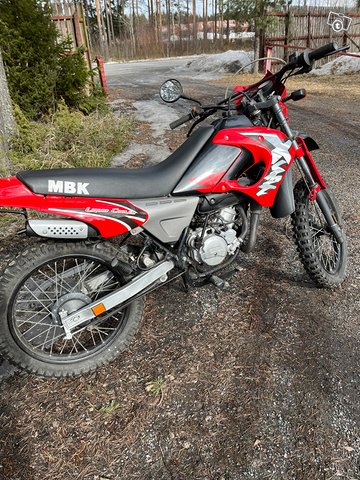 MBK (Yamaha) X-LIMIT-5BK mopo 2