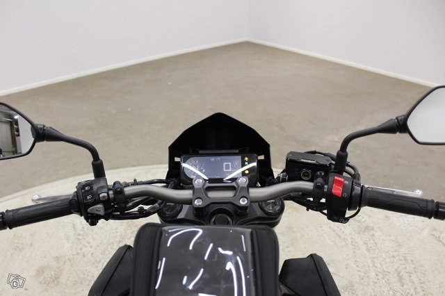 Honda CB 12