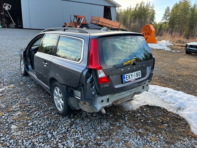 Volvo V70 4