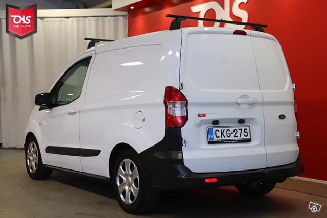 Ford Transit Courier 10