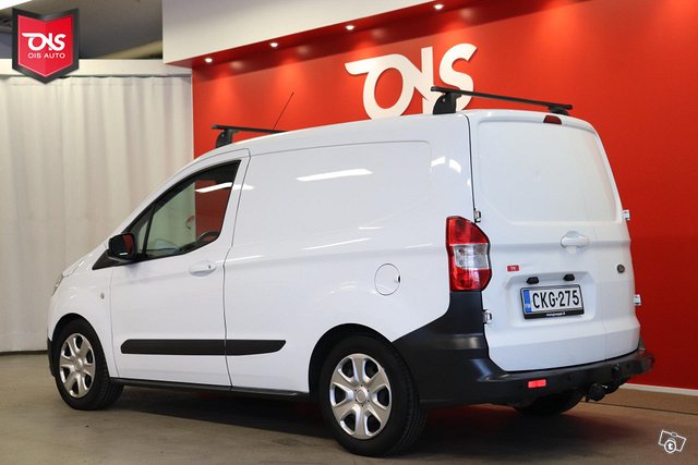 Ford Transit Courier 11