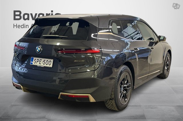 BMW IX 2