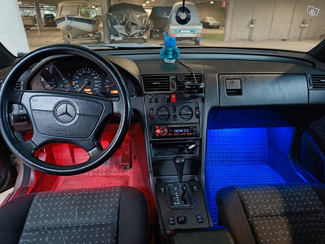 Mercedes-Benz C-sarja 11