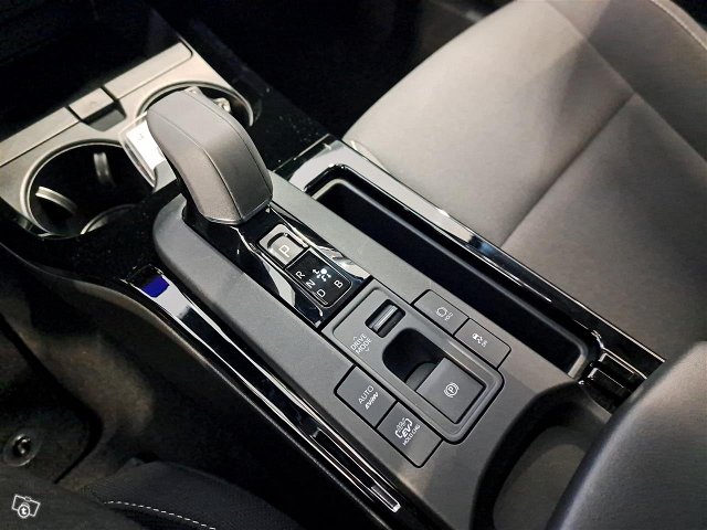 Toyota Prius Plug-in 22