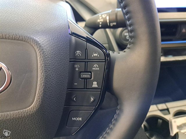 Toyota Prius Plug-in 23