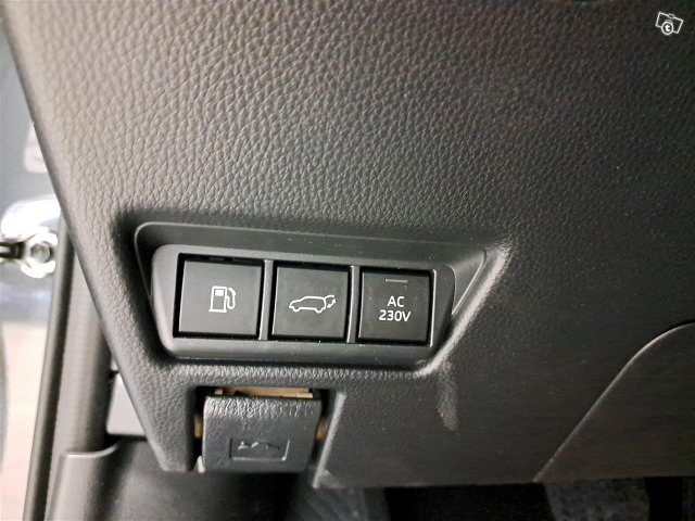 Toyota Prius Plug-in 25