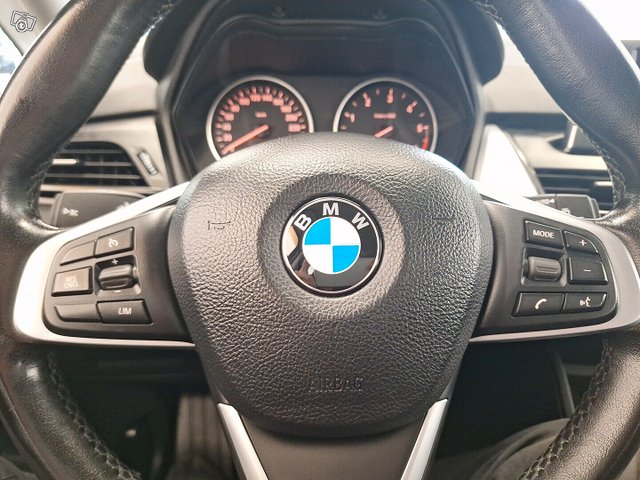 BMW 218 21