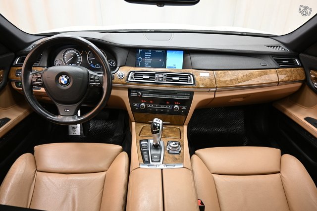 BMW 740 14