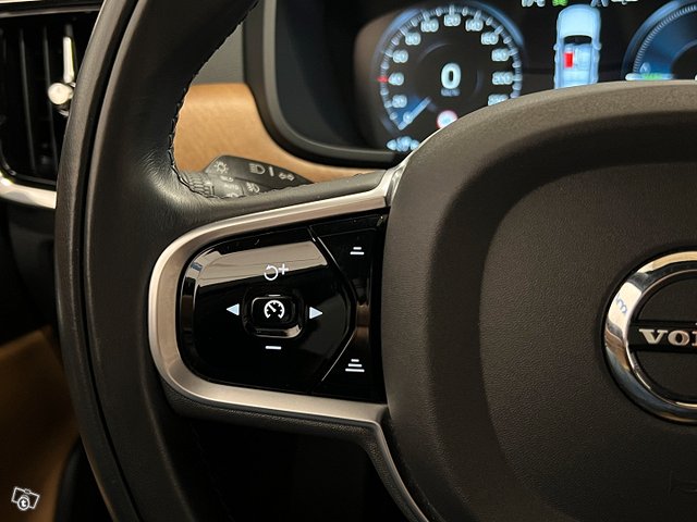 Volvo V90 18