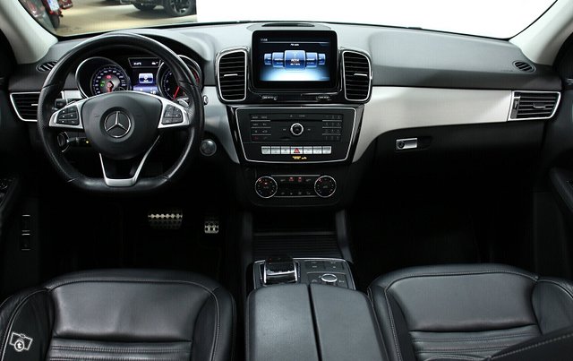 Mercedes-Benz GLE 16