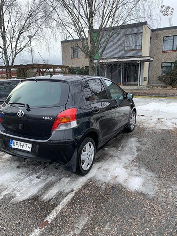 Toyota Yaris 2