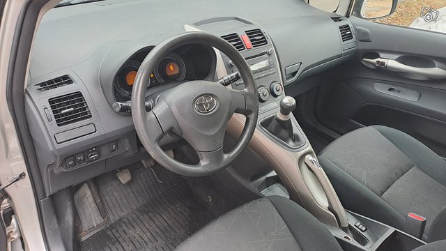 Toyota Auris 6