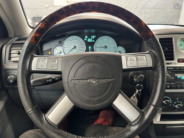 Chrysler 300C 5