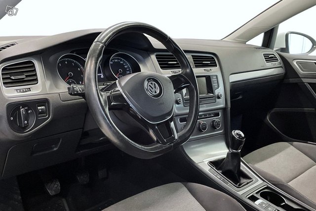 Volkswagen Golf 10